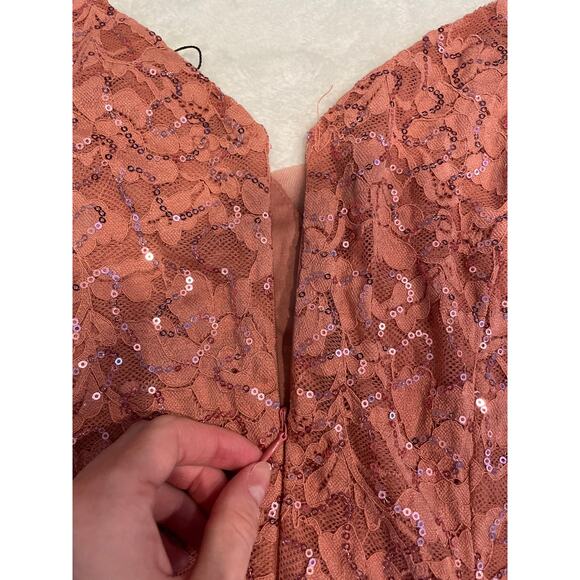 Miusol Pink Lace Maxi Dress - Picture 13 of 16